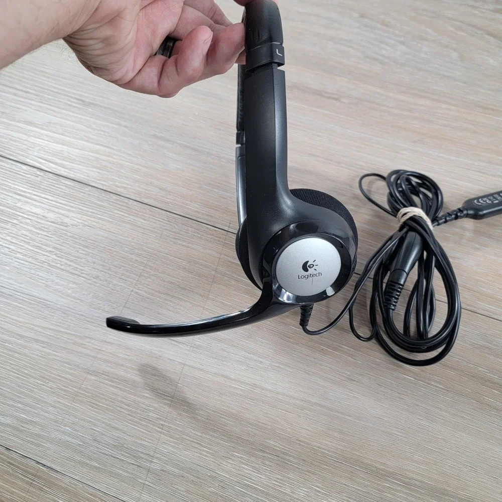 Logitech USB Headset H390 Noise Cancelling Microphone Headphones Black